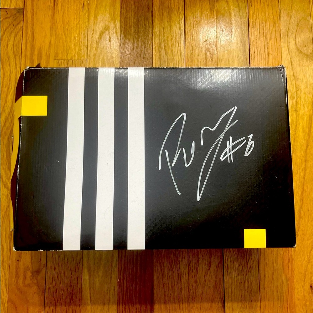 KRISTAPS PORZINGIS SIGNED SHOE + BOX + WOODEN BOX Crazy Explosive 2017 PK